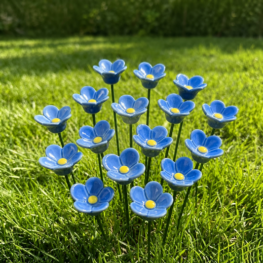 Garden Bee Water Cups - Flower-Shaped Bee & Butterfly Watering Stations For Outdoor Garden Decor