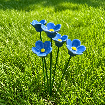 Garden Bee Water Cups - Flower-Shaped Bee & Butterfly Watering Stations For Outdoor Garden Decor